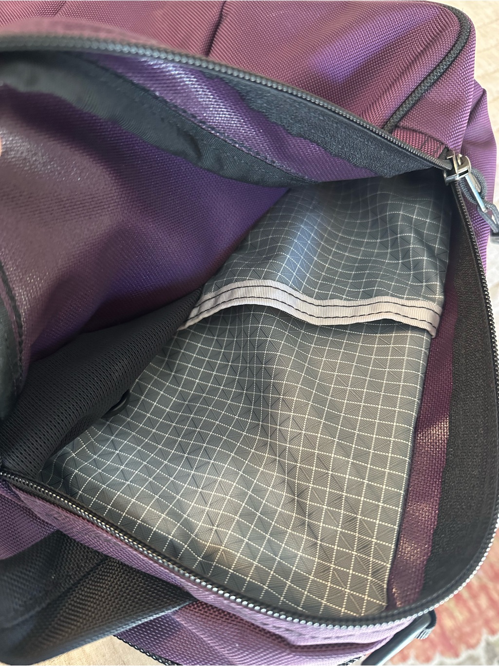 Tom Bihn Pilot W/Optech Mini Sos Strap — image 5 of 8